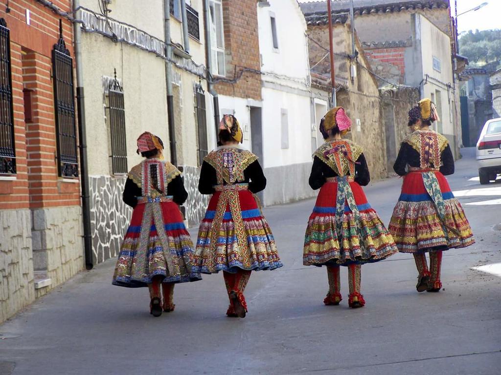 El Huesped Del Sevillano Ar Lagartera 外观 照片